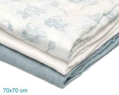 Set de 3 muselinas azul, blanco y estampado de aviones 70x70cm